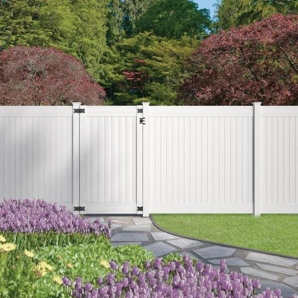 Outdoor Living Ranch Rail Vinyl Fencing